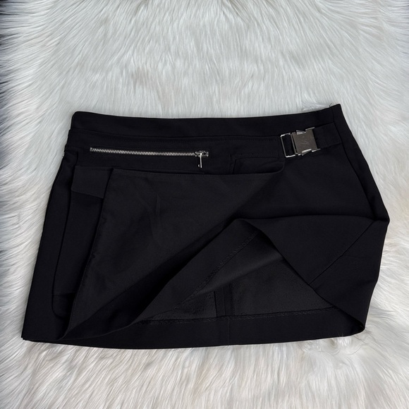 Zara Black Asymmetrical Cargo Mini Skirt with Pocket Detail - Picture 6 of 7